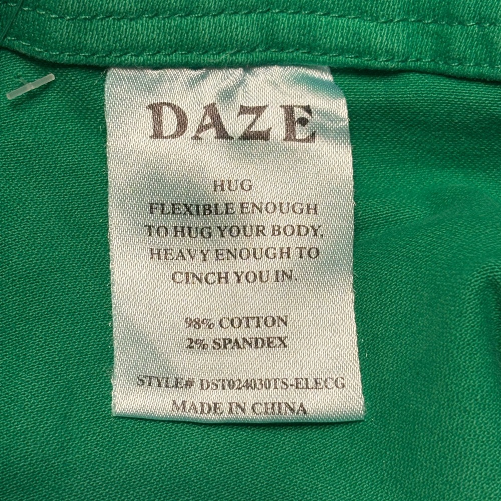 Daze Denim The Valley Short High Ride Patch Pocket Short Green Size 10/30 NWT - Picture 9 of 10
